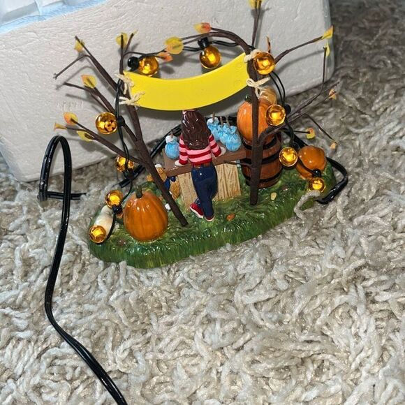 Whimsical Caramel Apple Stand - Department 56 Village Collectible - Original Sno - Picture 12 of 13